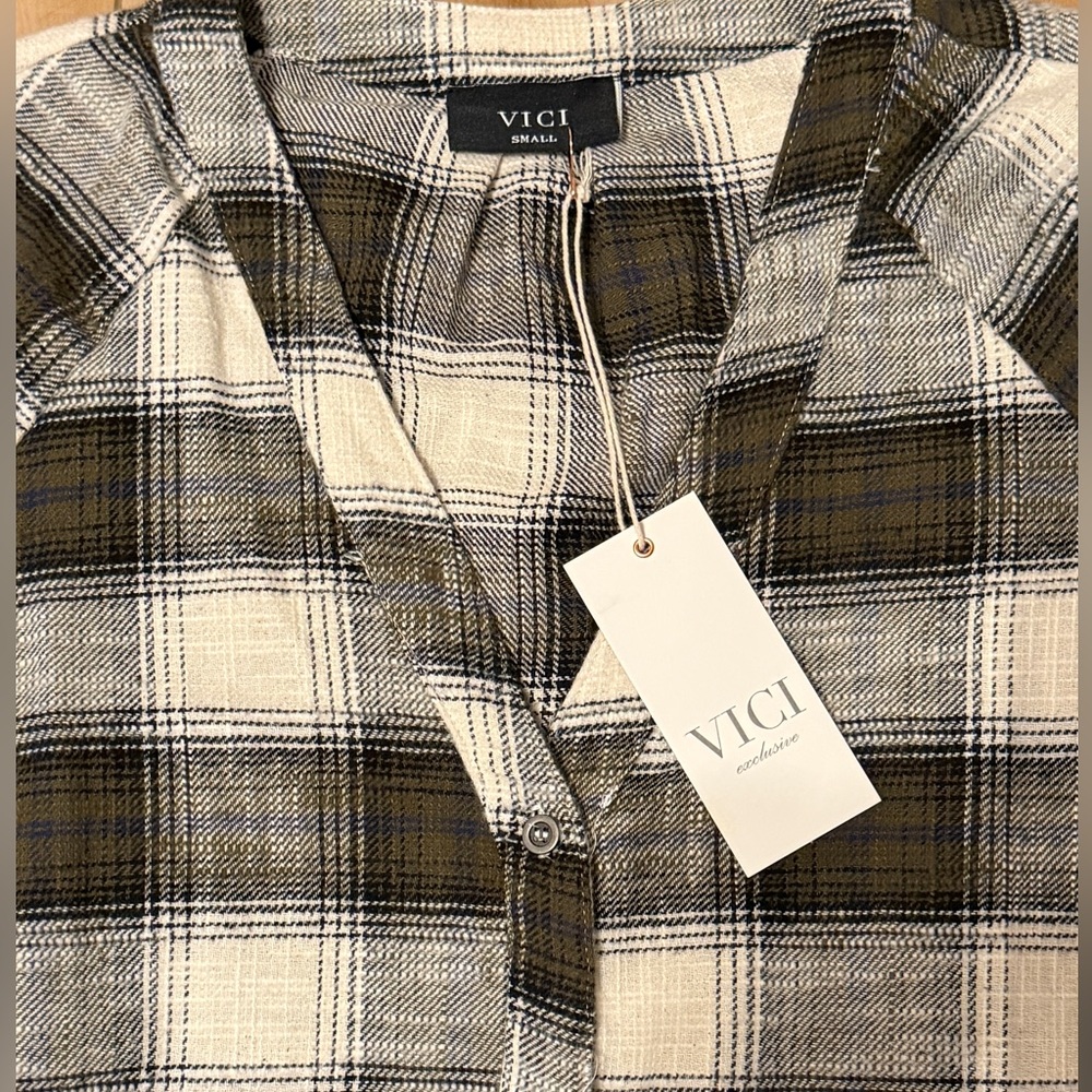 🌟VICI New with tags Dylin Plaid Wrap Tie Midi Shirt Dress
Size S | Olive Multi - Picture 8 of 11